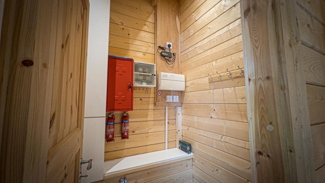 Sundance Lodge, Fantastic New Cabin With Hot Tub - Sleeps 6 - Largest In Felmoor Park Morpeth Kültér fotó