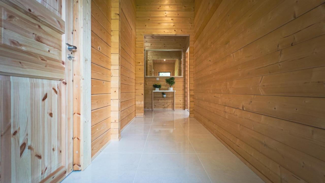 Sundance Lodge, Fantastic New Cabin With Hot Tub - Sleeps 6 - Largest In Felmoor Park Morpeth Kültér fotó