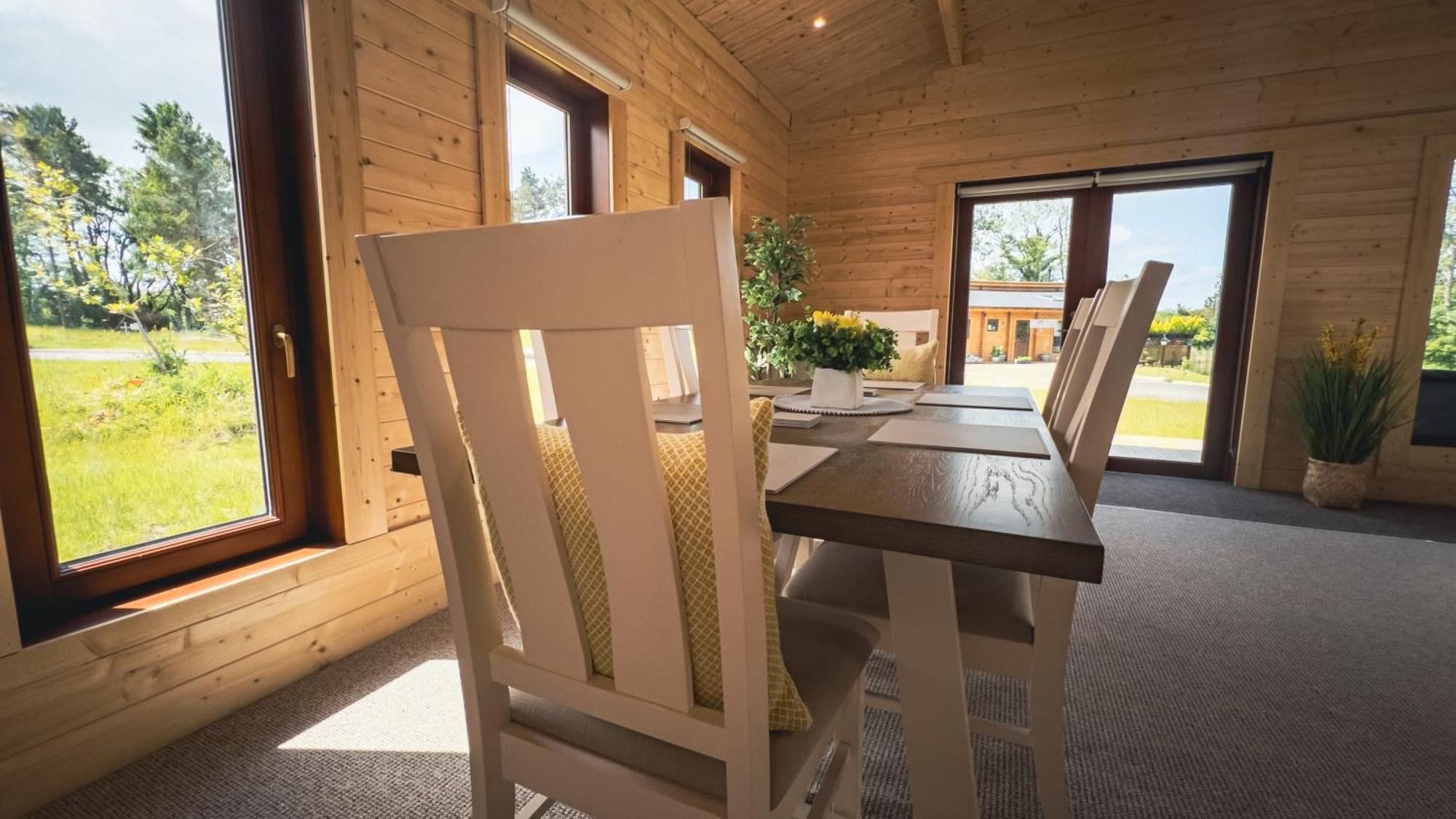 Sundance Lodge, Fantastic New Cabin With Hot Tub - Sleeps 6 - Largest In Felmoor Park Morpeth Szoba fotó